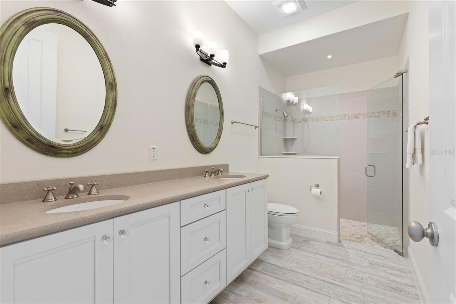 Image 36 of 71 For 15 Cypresswood Drive N