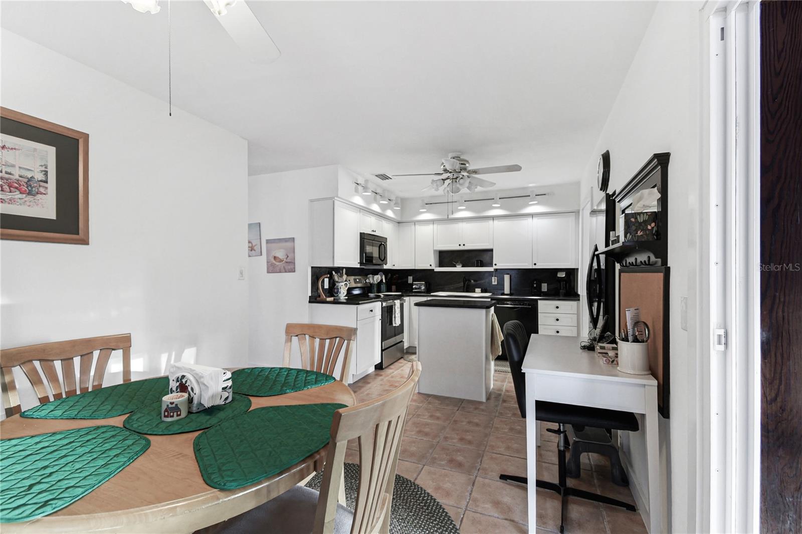 Image 12 of 39 For 5460 4th Street