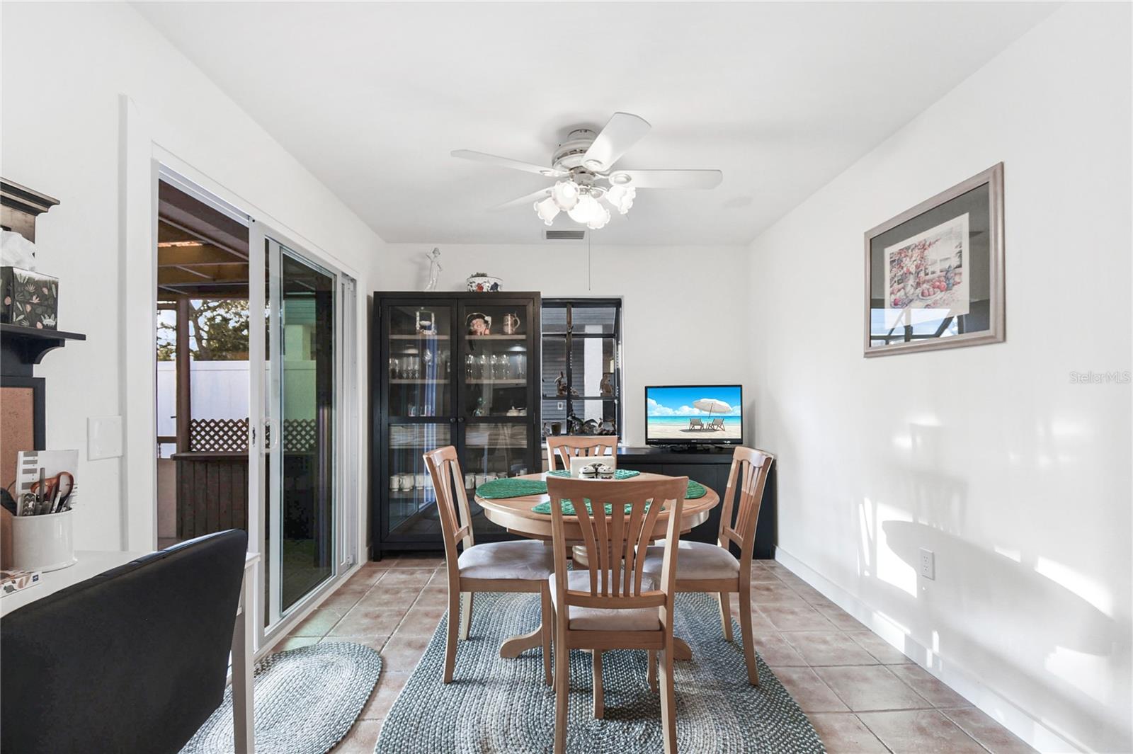 Image 14 of 39 For 5460 4th Street