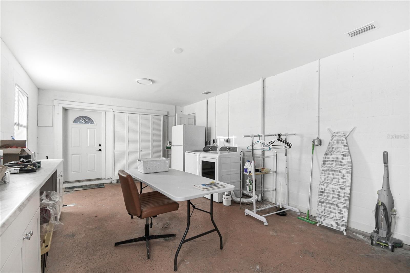 Image 17 of 39 For 5460 4th Street