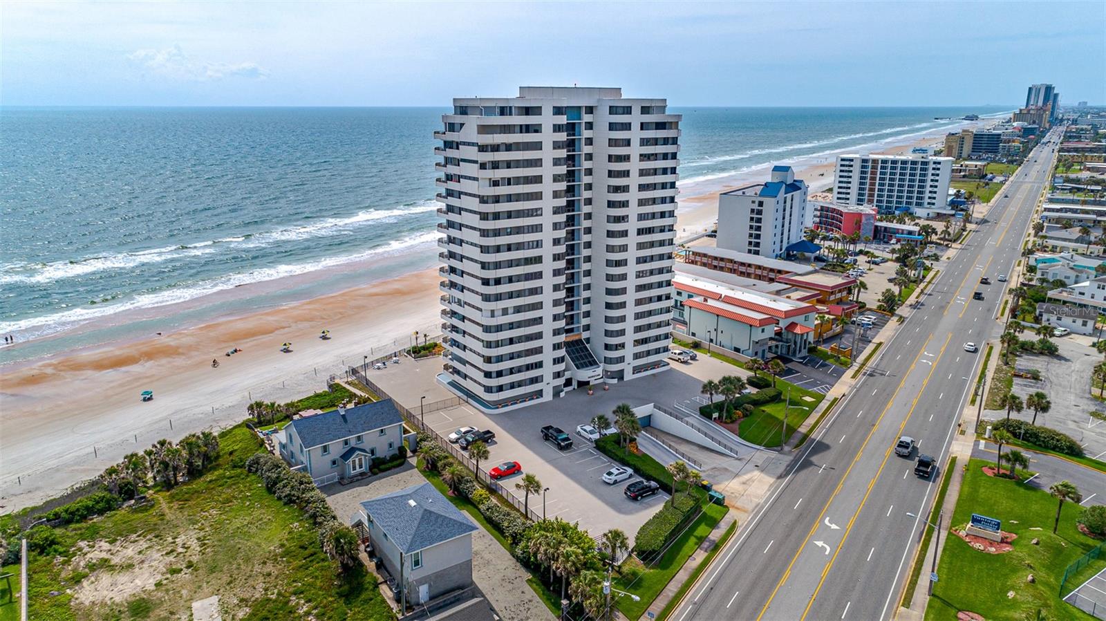 Image 46 of 51 For 1420 Atlantic Avenue 702