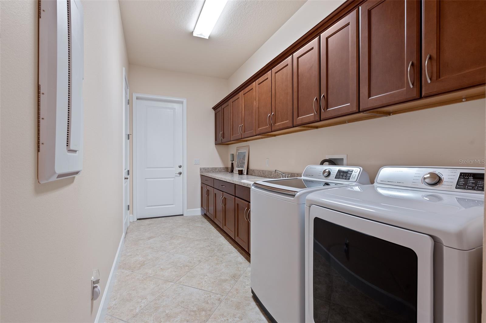 Image 43 of 88 For 871 Creekwood Drive