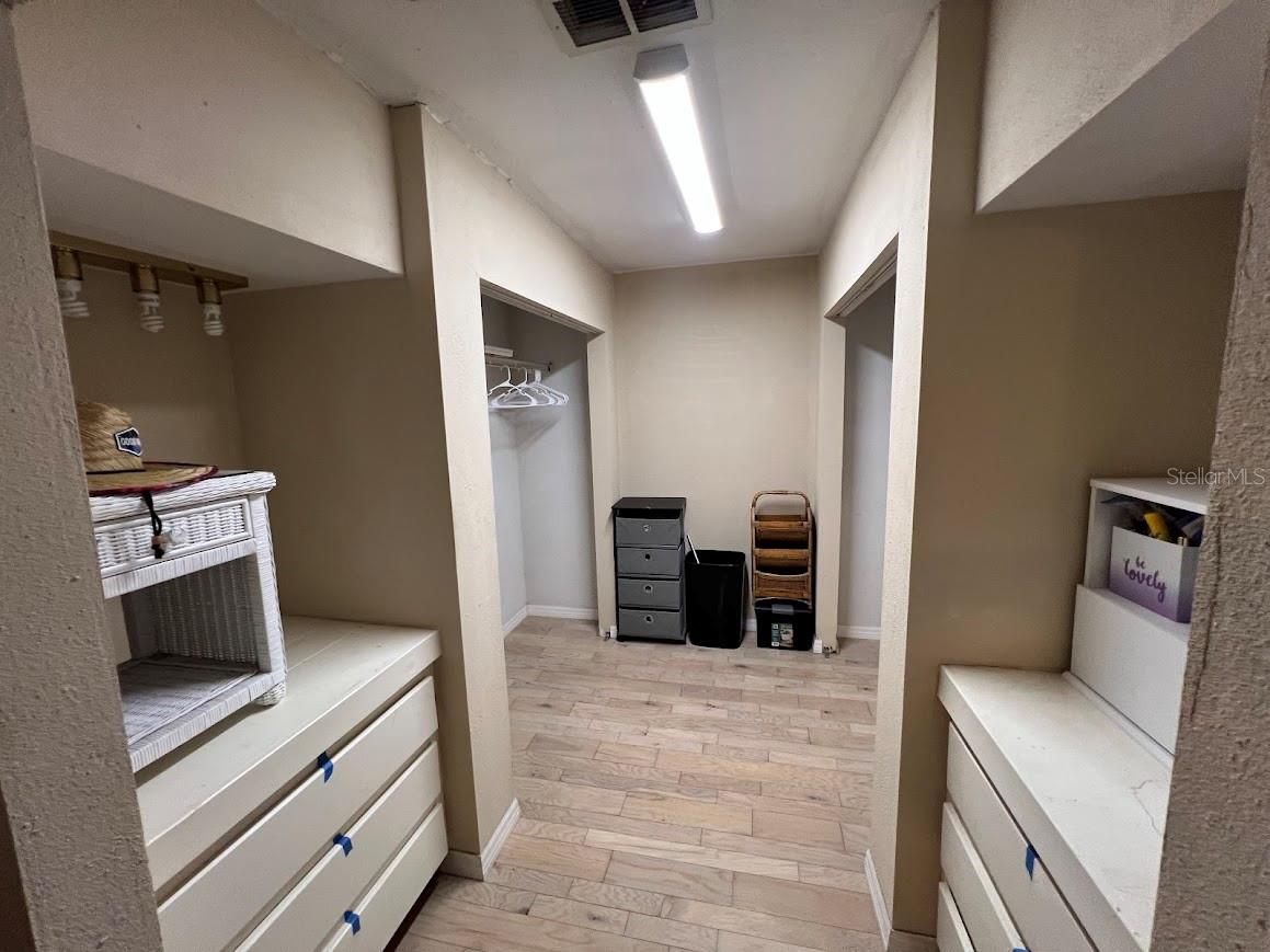 Image 20 of 39 For 4127 Mahogany Boulevard