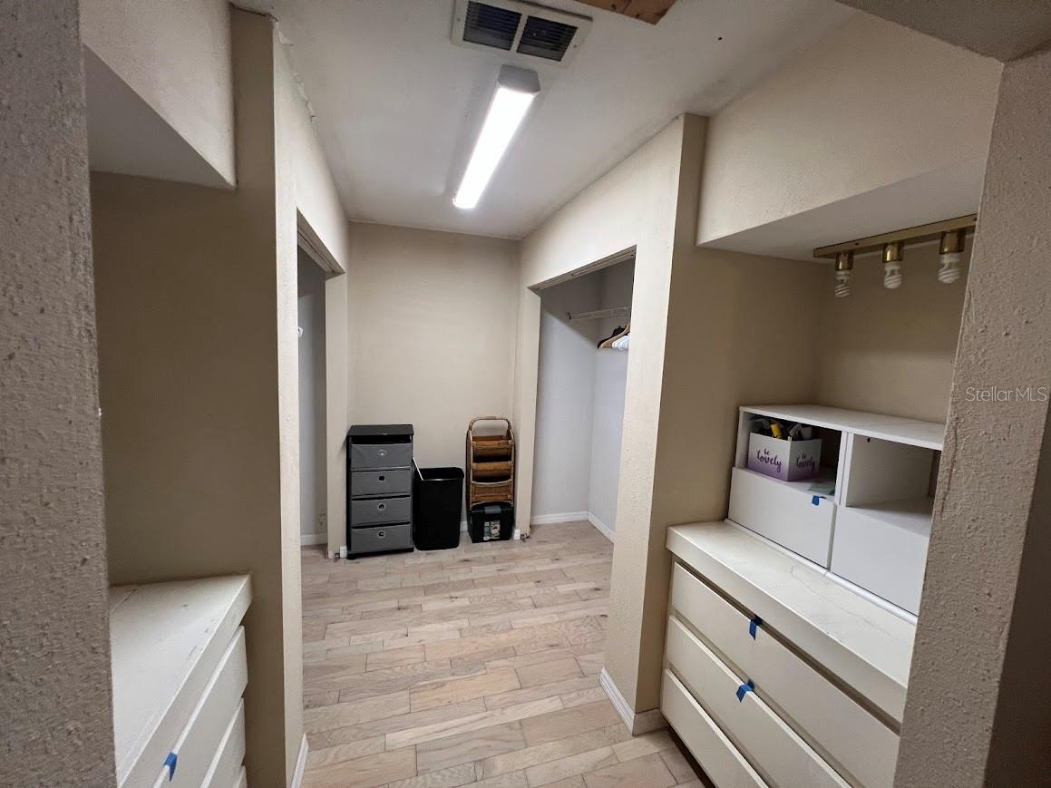 Image 21 of 39 For 4127 Mahogany Boulevard