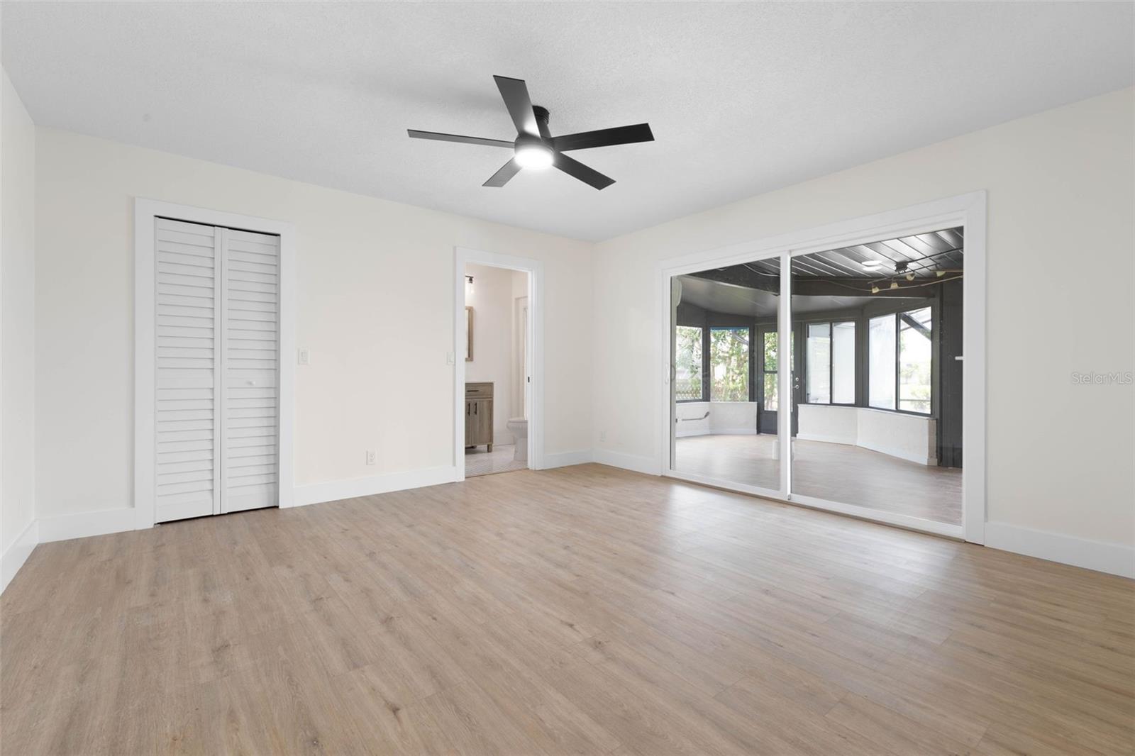 Image 17 of 58 For 13 Clarendon Court S