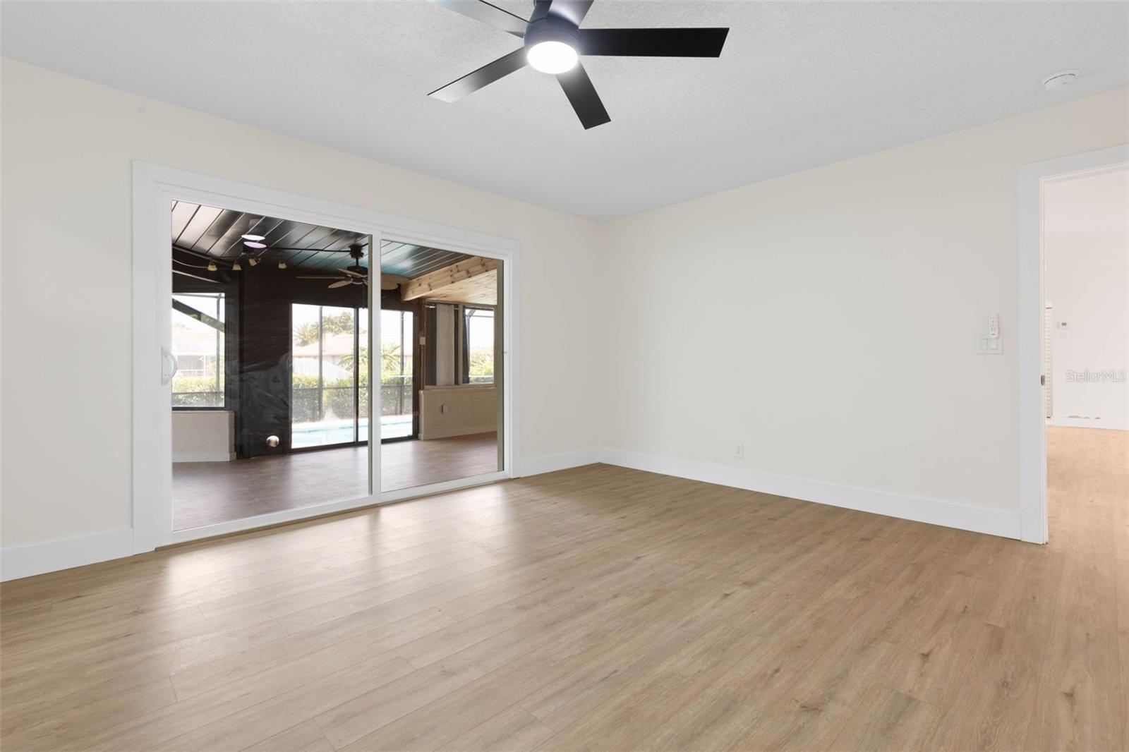 Image 18 of 58 For 13 Clarendon Court S