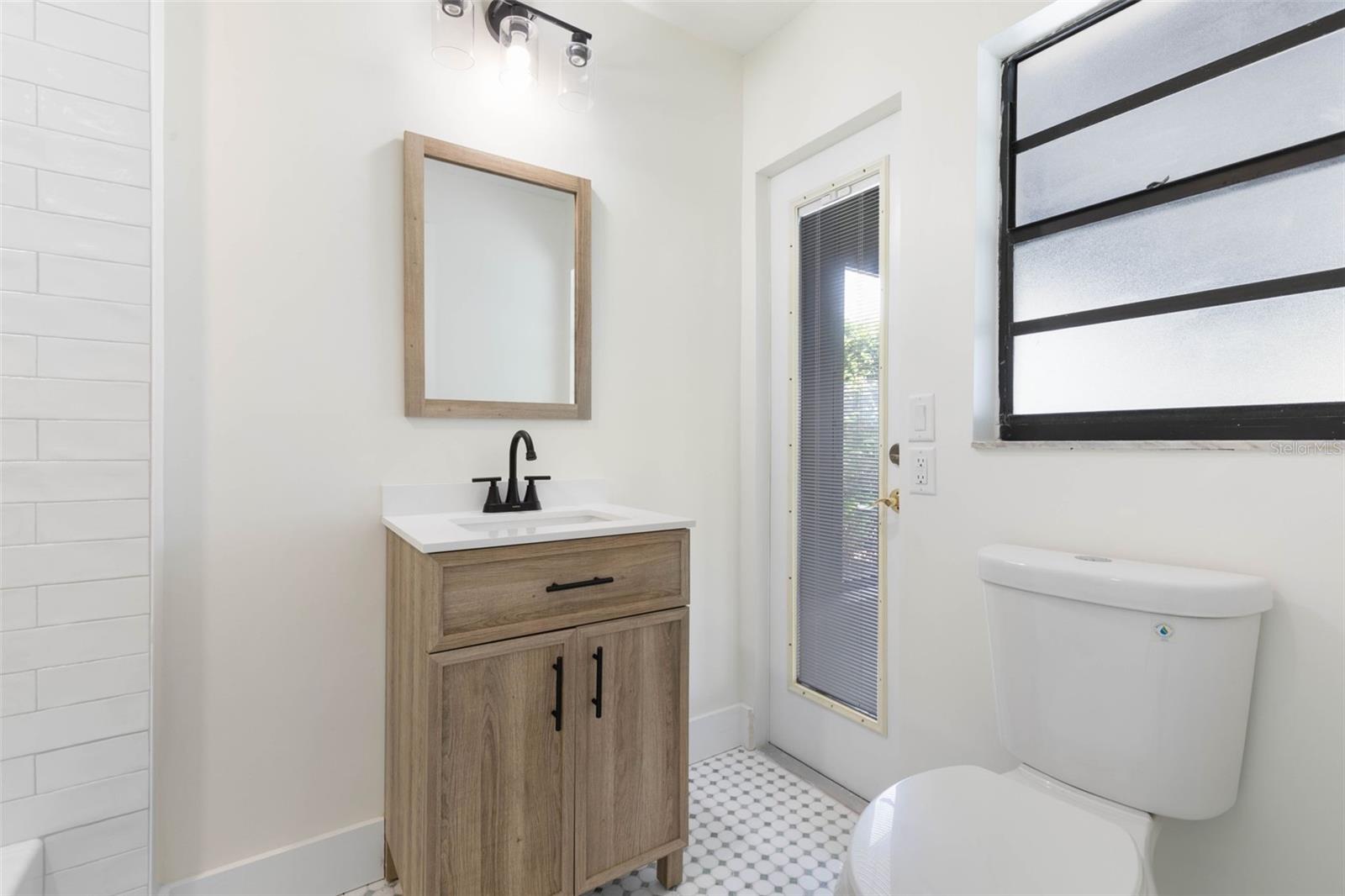 Image 19 of 58 For 13 Clarendon Court S