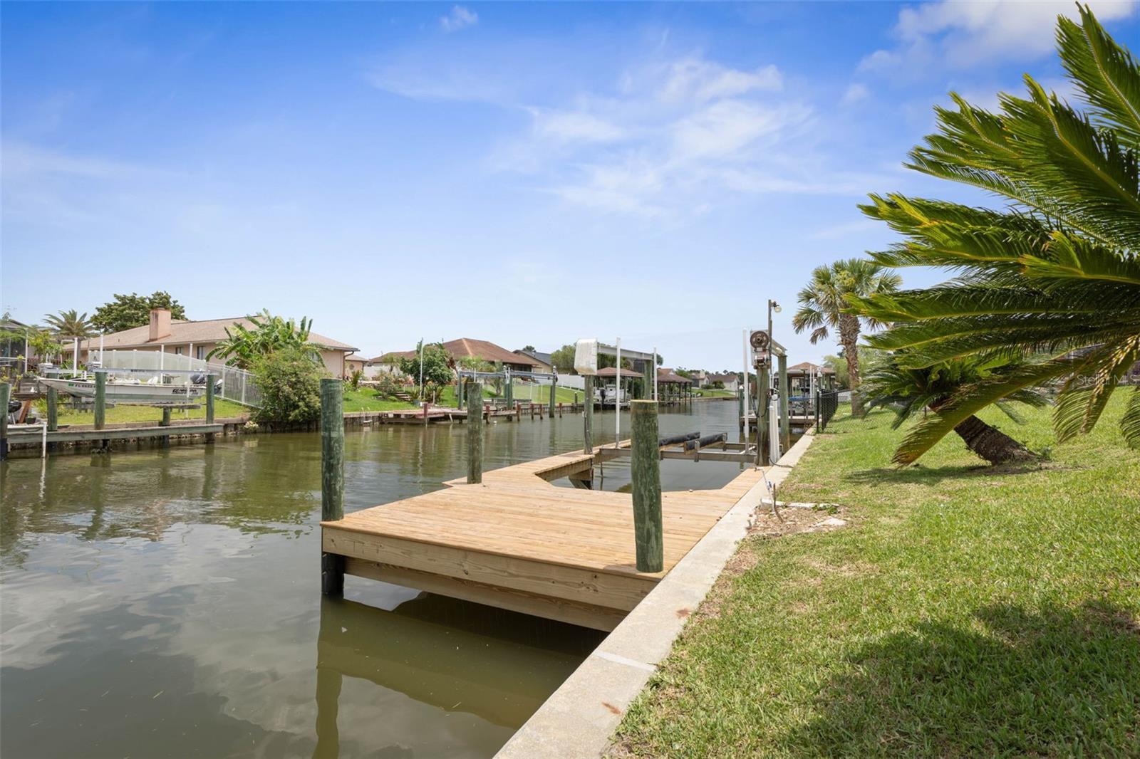 Image 29 of 58 For 13 Clarendon Court S