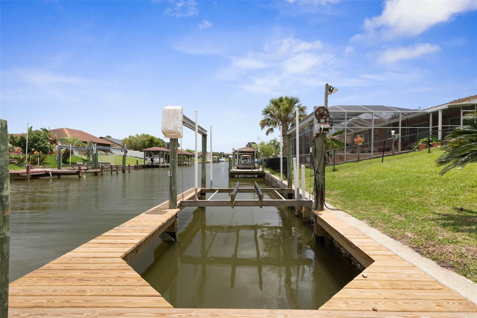 Image 30 of 58 For 13 Clarendon Court S