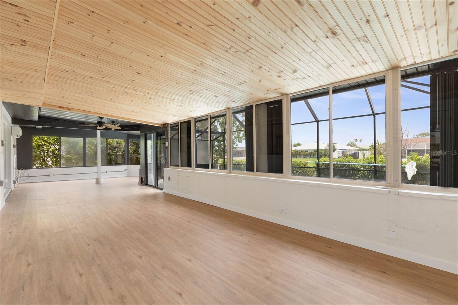 Image 32 of 58 For 13 Clarendon Court S