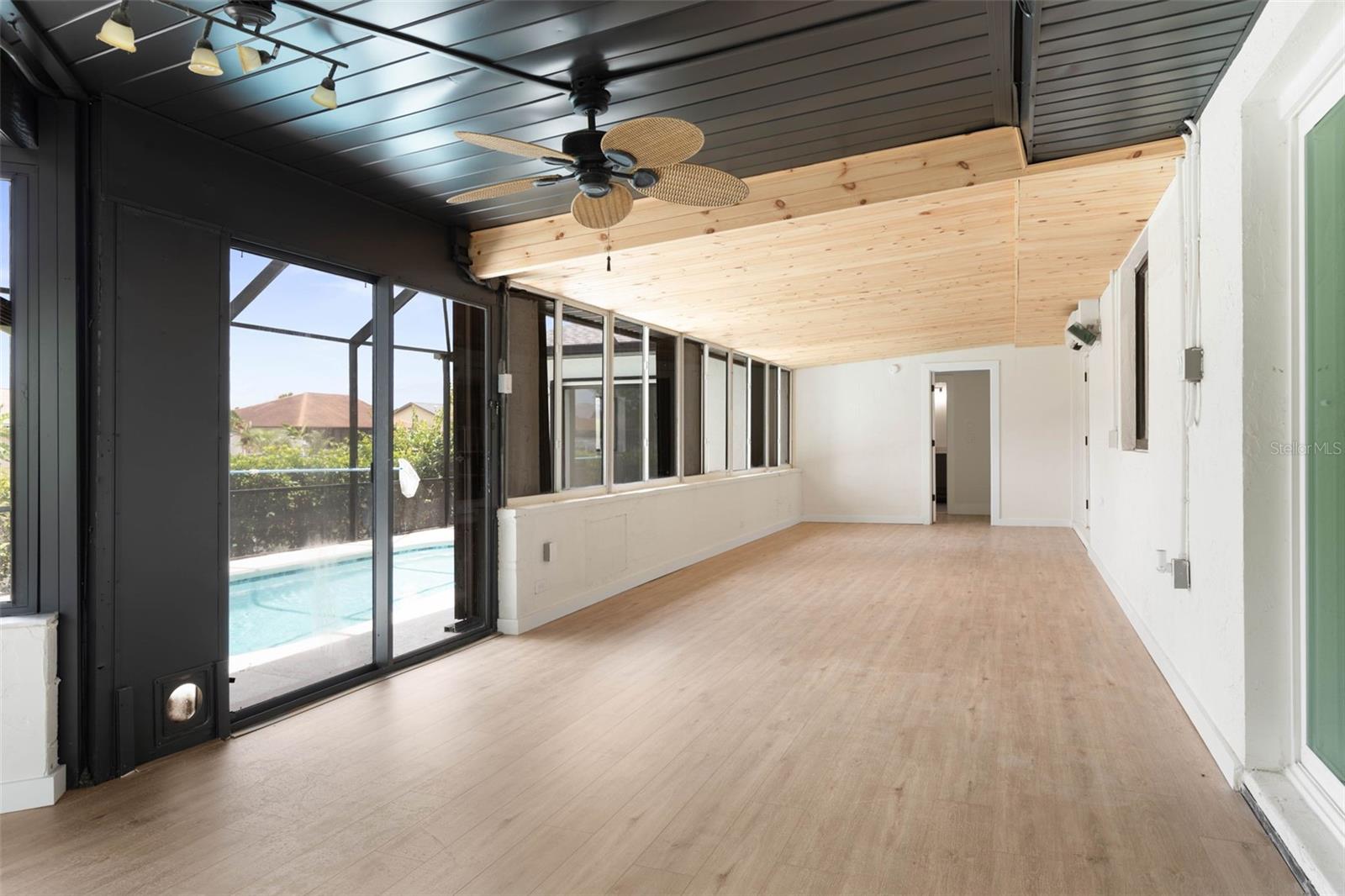 Image 33 of 58 For 13 Clarendon Court S