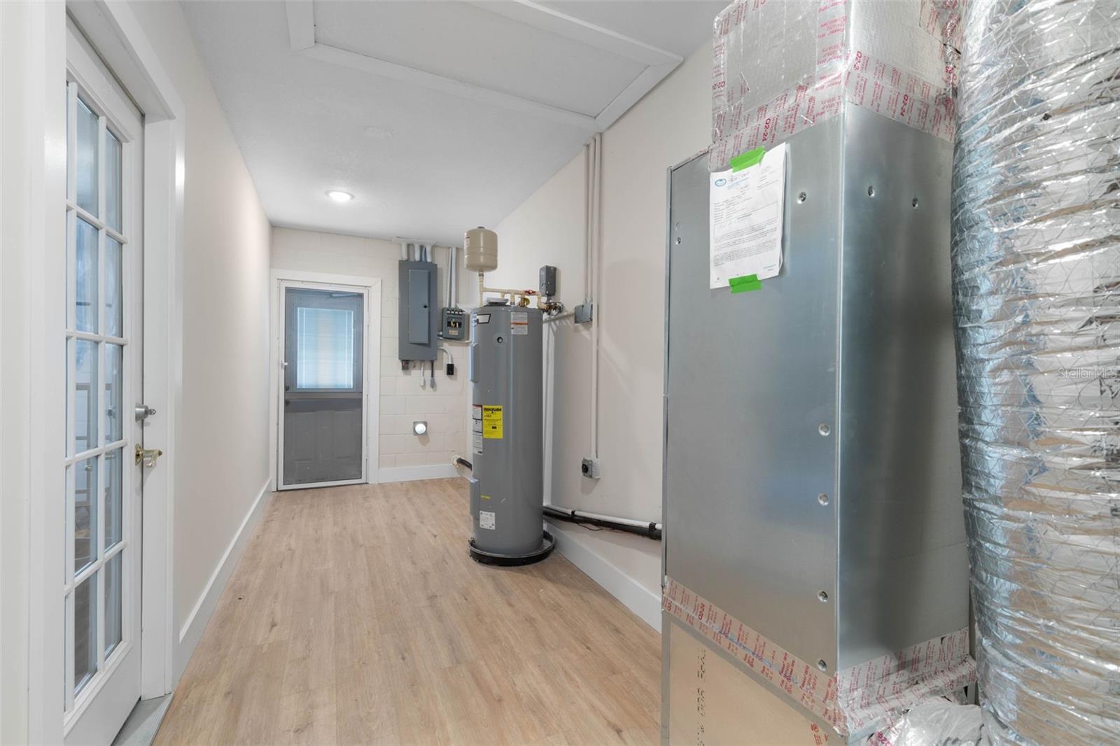 Image 37 of 58 For 13 Clarendon Court S