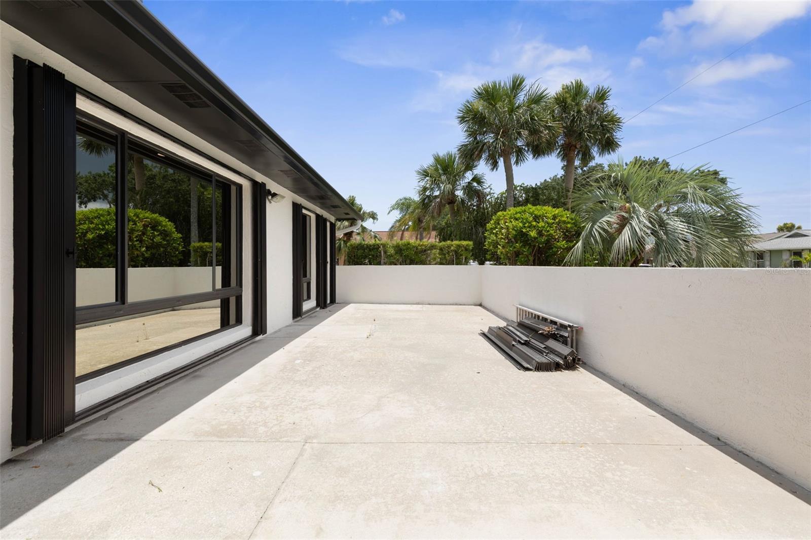 Image 39 of 58 For 13 Clarendon Court S