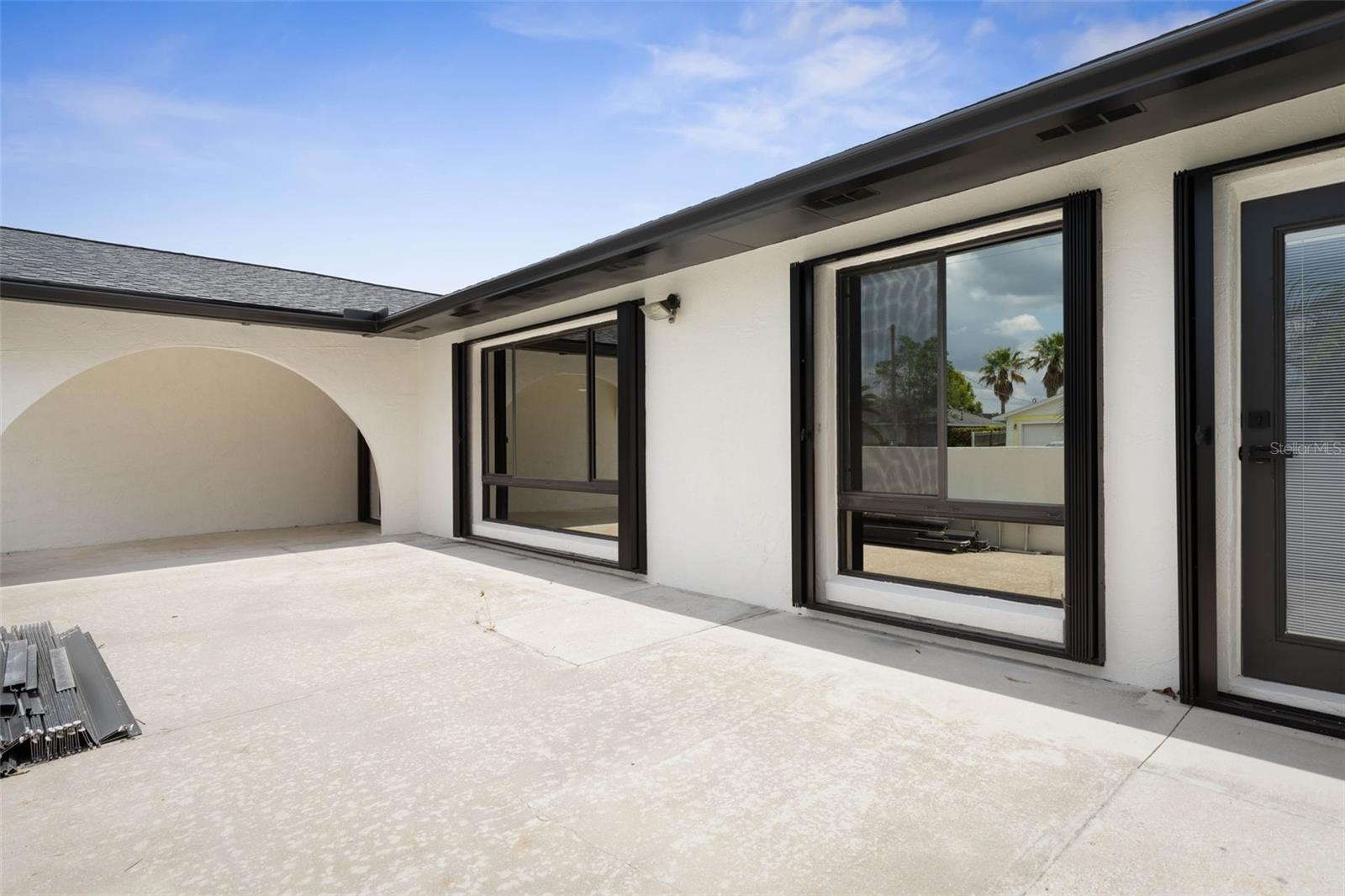 Image 40 of 58 For 13 Clarendon Court S