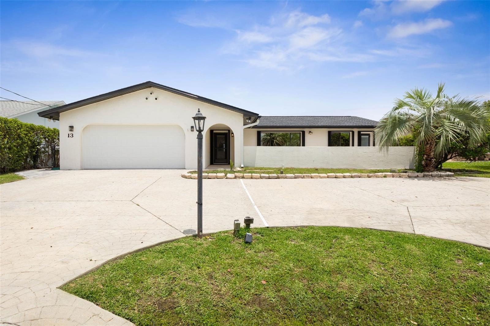 Image 41 of 58 For 13 Clarendon Court S