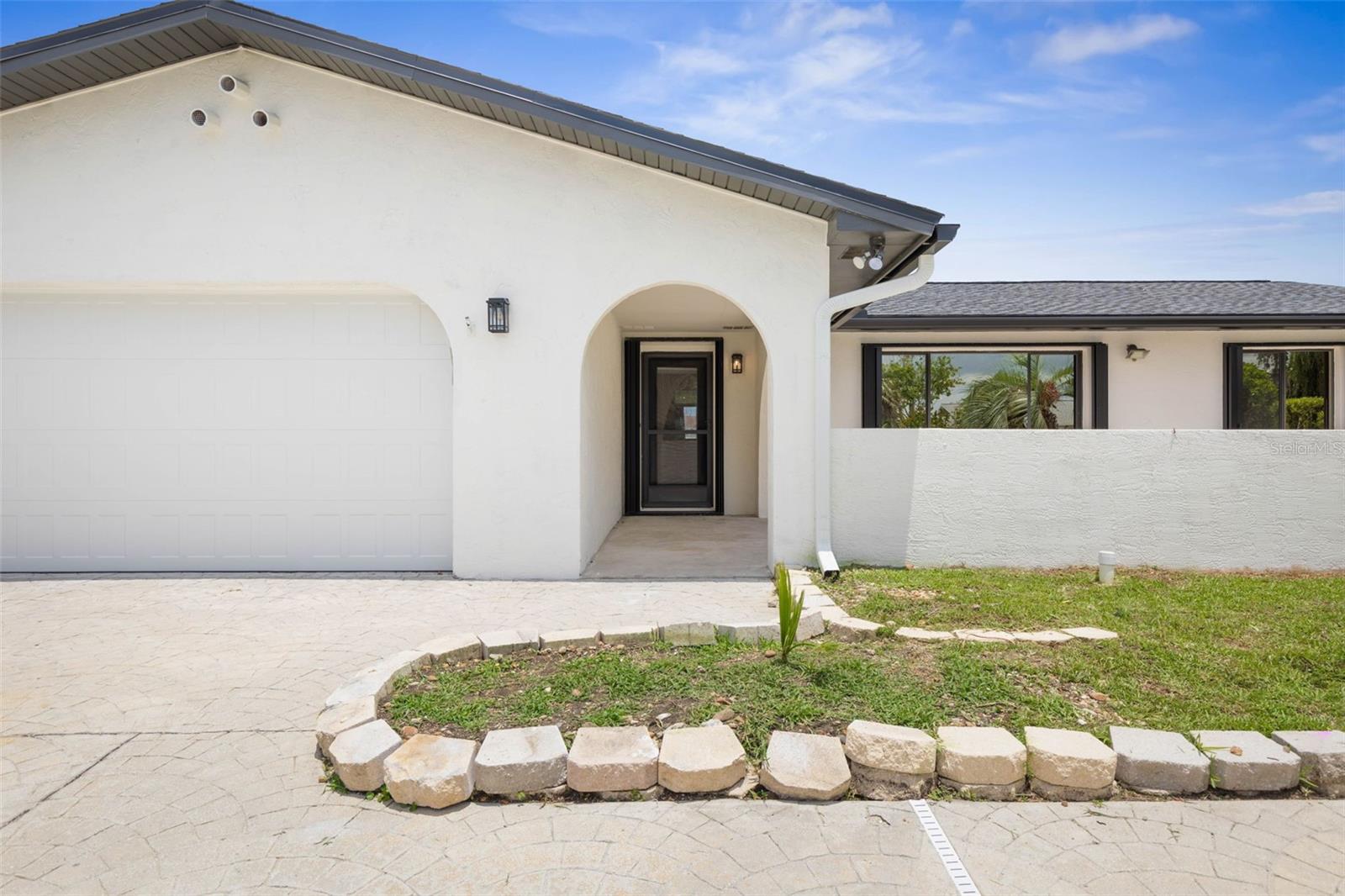 Image 48 of 58 For 13 Clarendon Court S