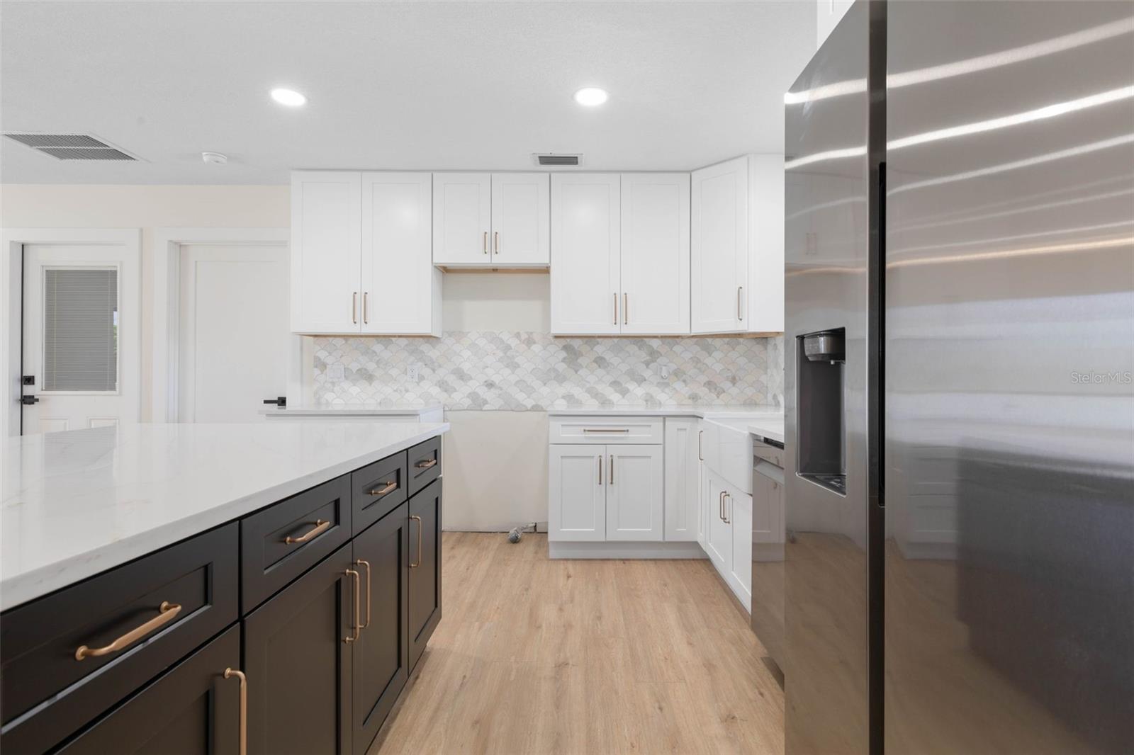 Image 5 of 58 For 13 Clarendon Court S