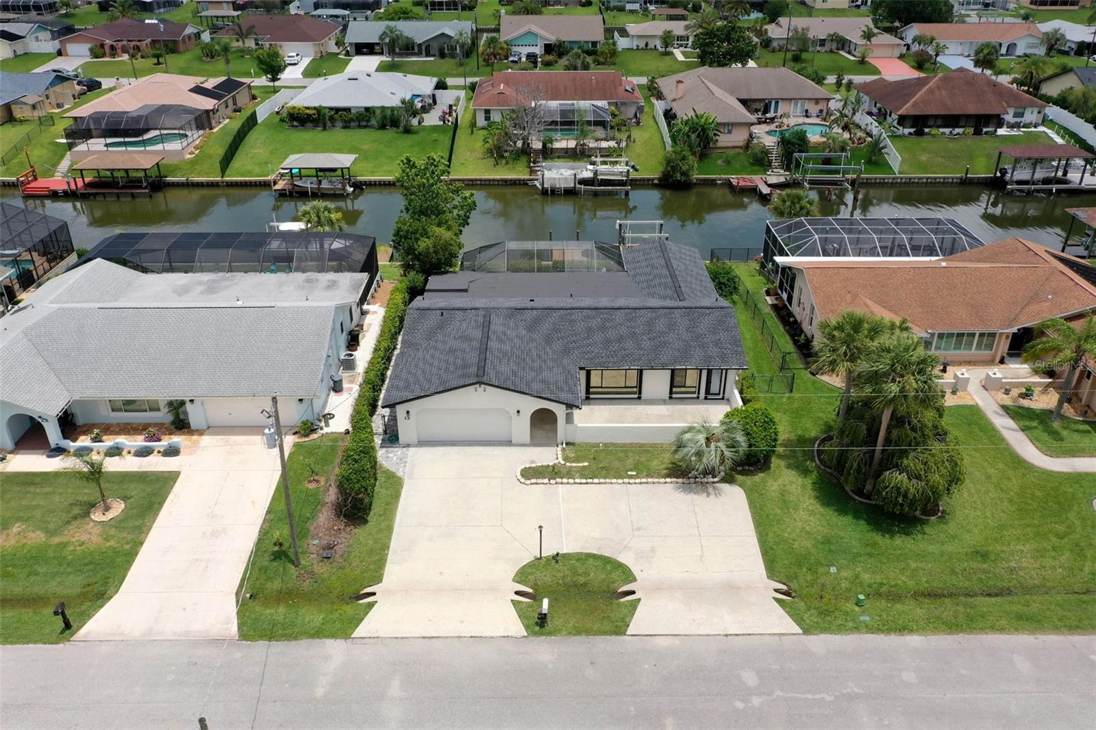 Image 50 of 58 For 13 Clarendon Court S