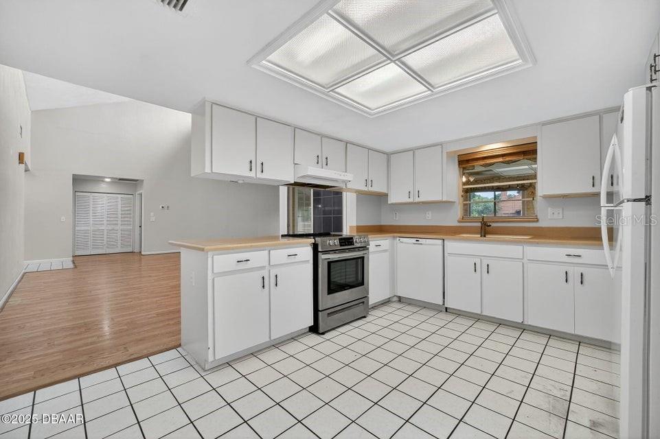Image 10 of 43 For 236 Gull Drive S