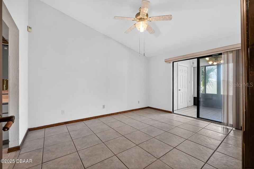Image 18 of 43 For 1260 Charter Oaks Circle
