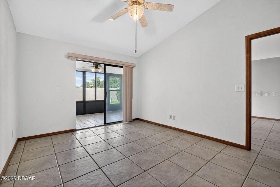 Image 19 of 43 For 1260 Charter Oaks Circle