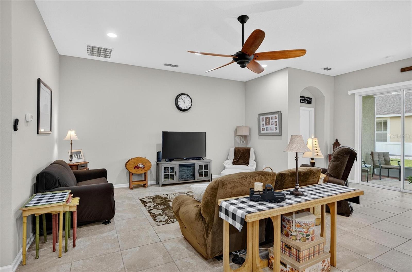 Image 6 of 57 For 20 Arrowhead Drive