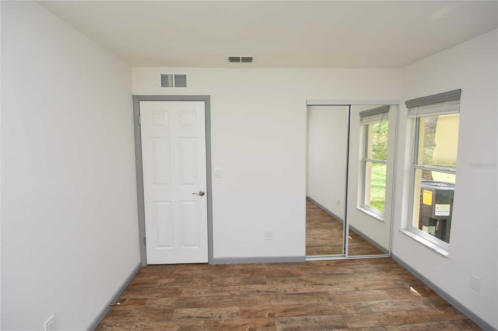 Image 33 of 38 For 89 Farragut Drive