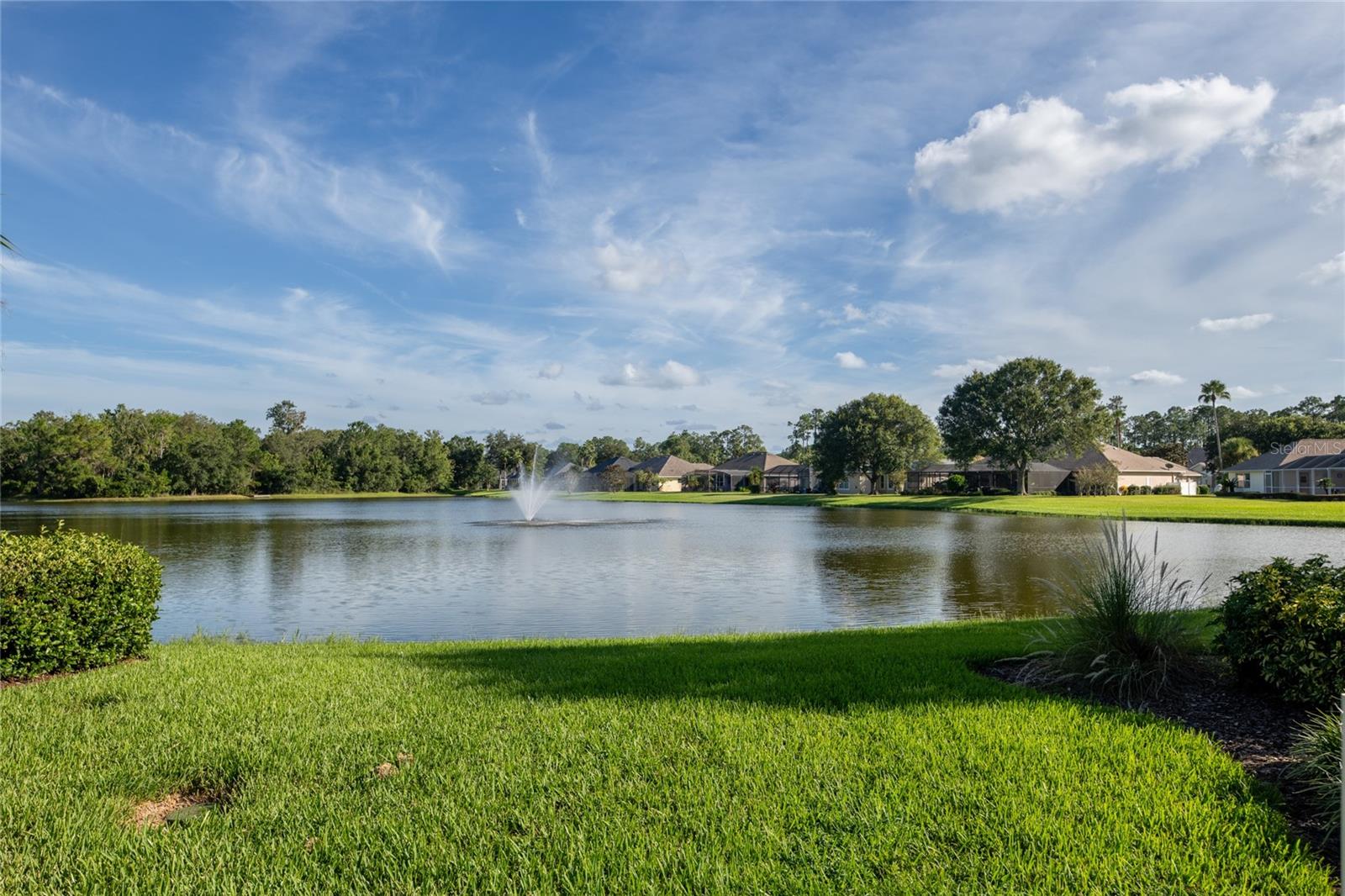 Image 40 of 40 For 5 Lakeside Place E