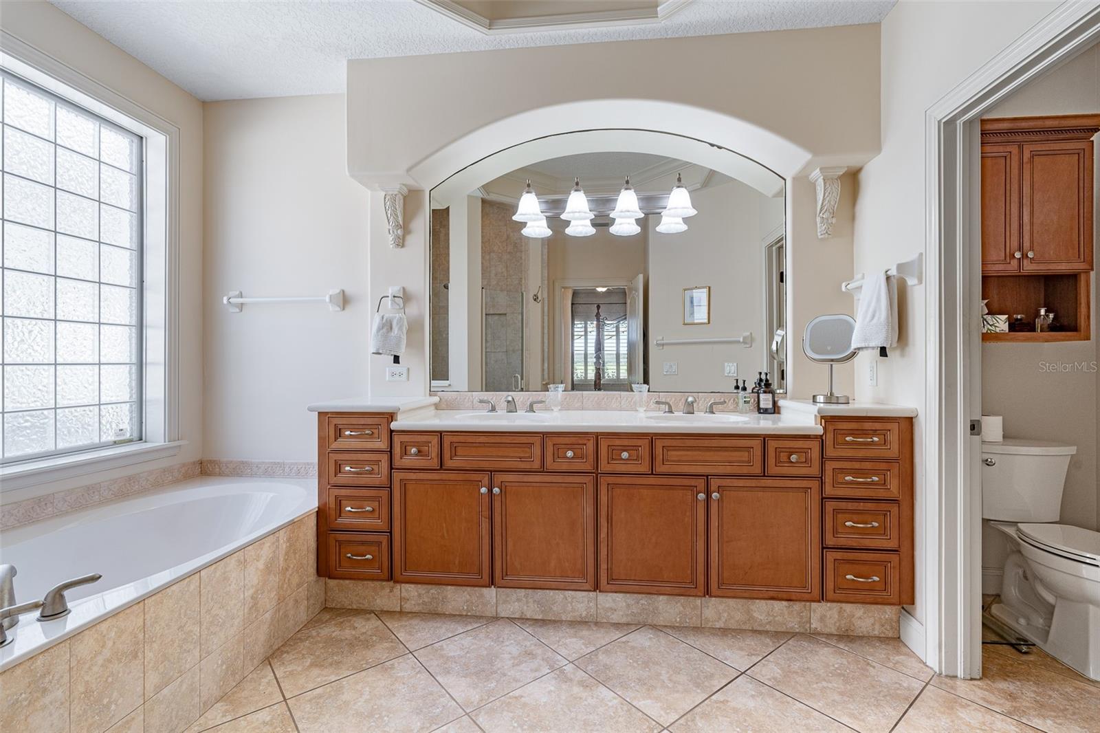 Image 36 of 81 For 517 Ria Mirada Court