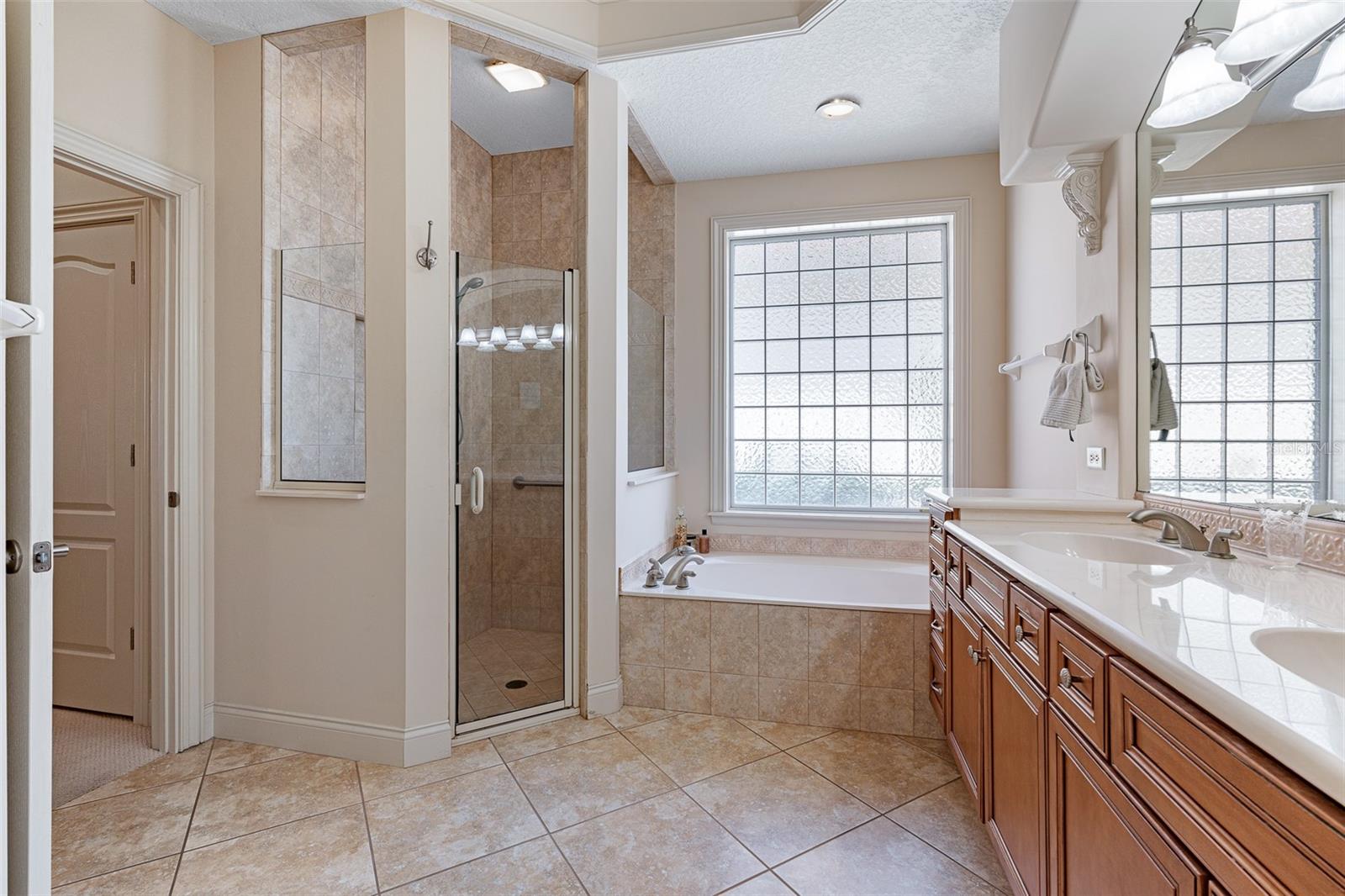 Image 37 of 81 For 517 Ria Mirada Court