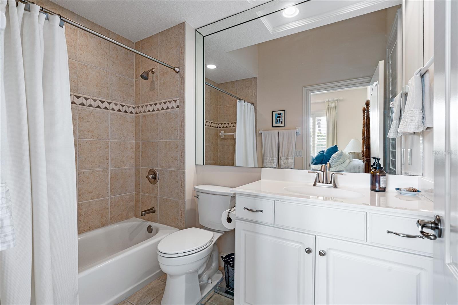 Image 45 of 81 For 517 Ria Mirada Court