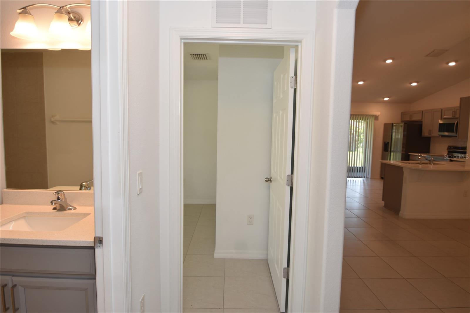 Image 25 of 30 For 77 Sea Trail A