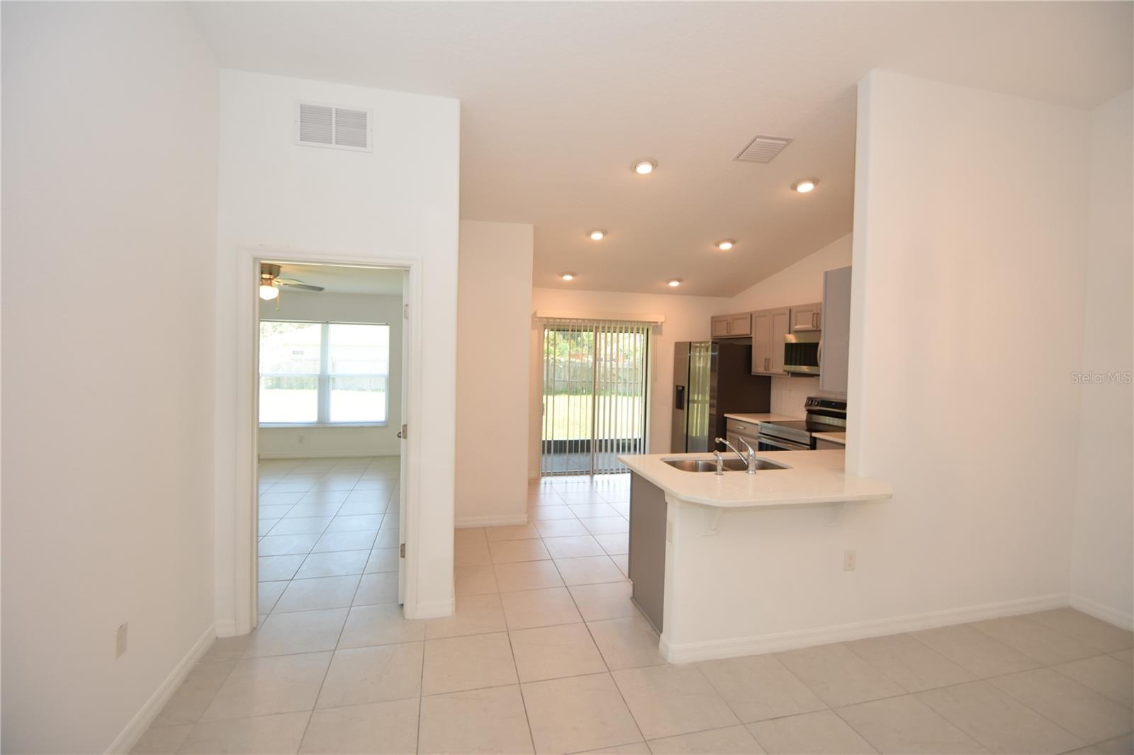 Image 8 of 30 For 77 Sea Trail A