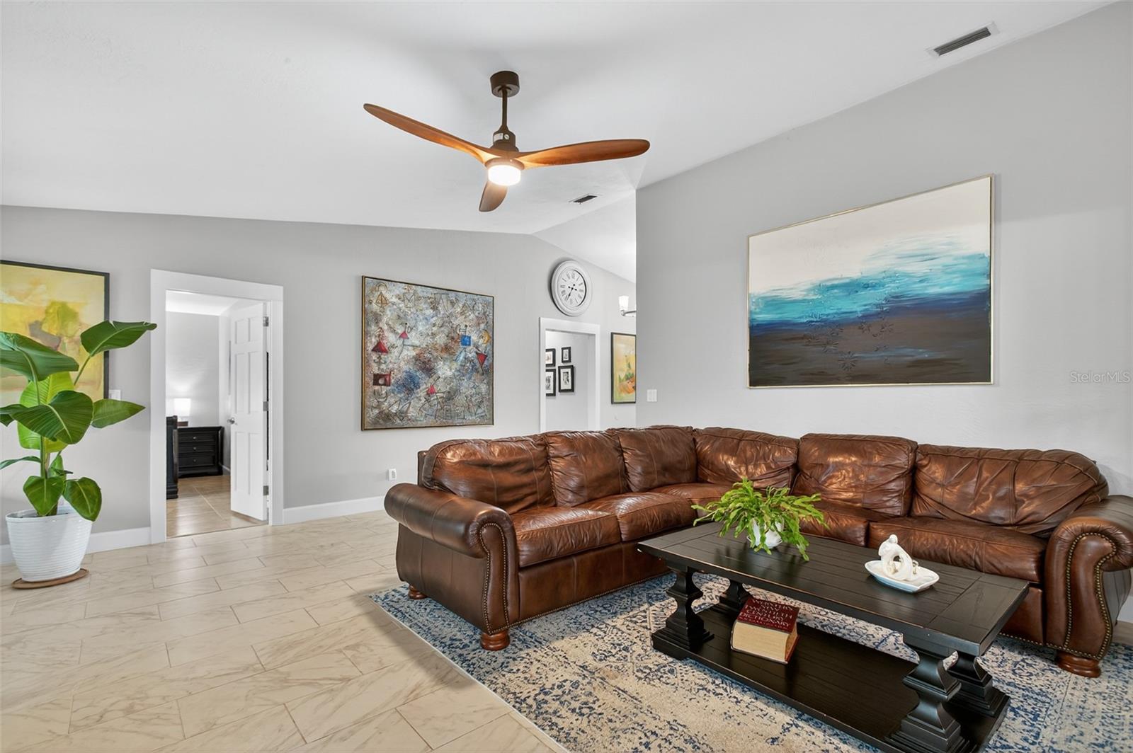 Image 15 of 67 For 27 Oakmont Circle