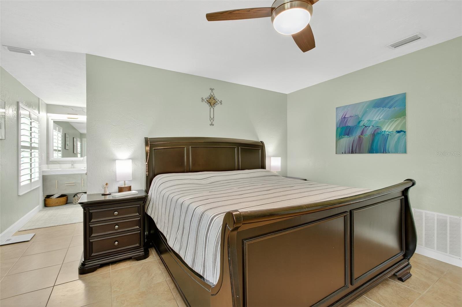 Image 29 of 67 For 27 Oakmont Circle