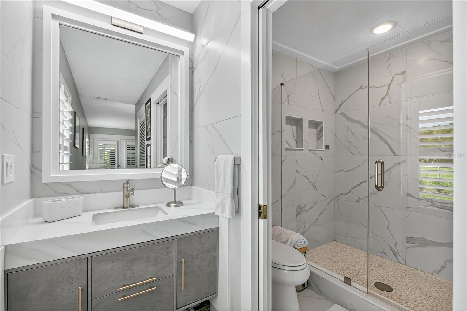Image 31 of 67 For 27 Oakmont Circle