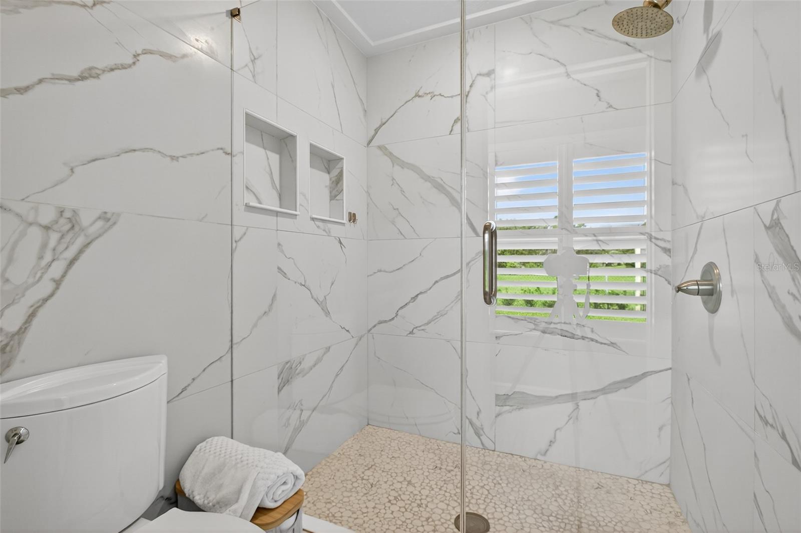 Image 32 of 67 For 27 Oakmont Circle
