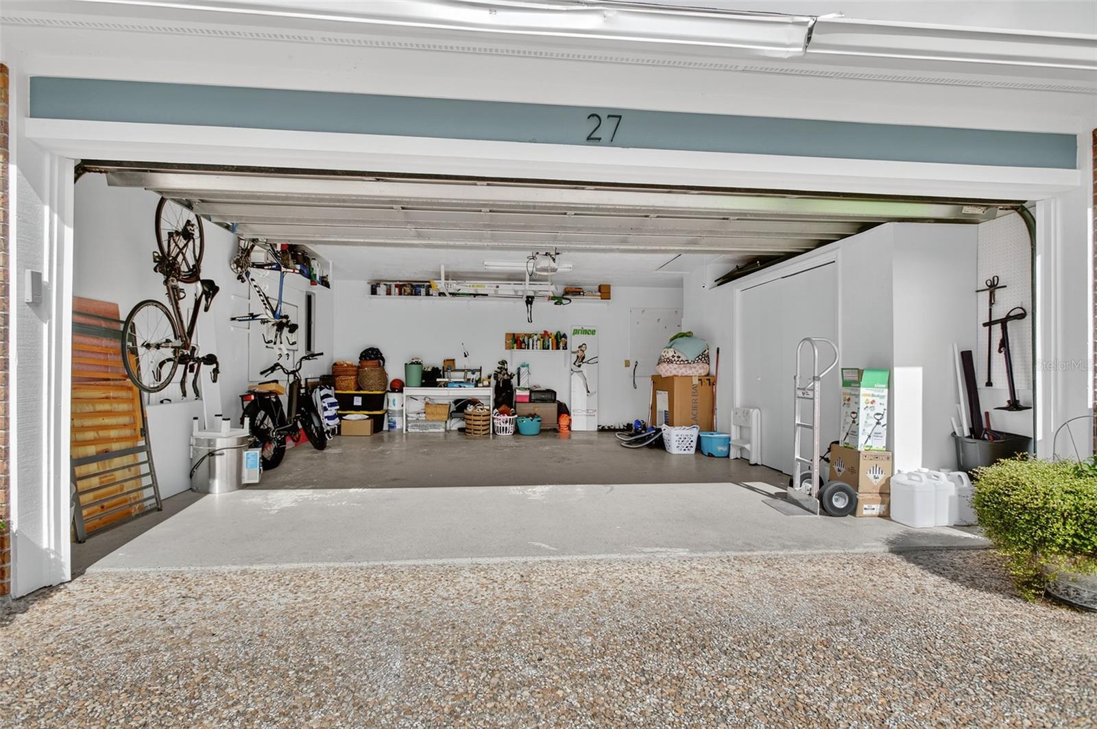 Image 43 of 67 For 27 Oakmont Circle