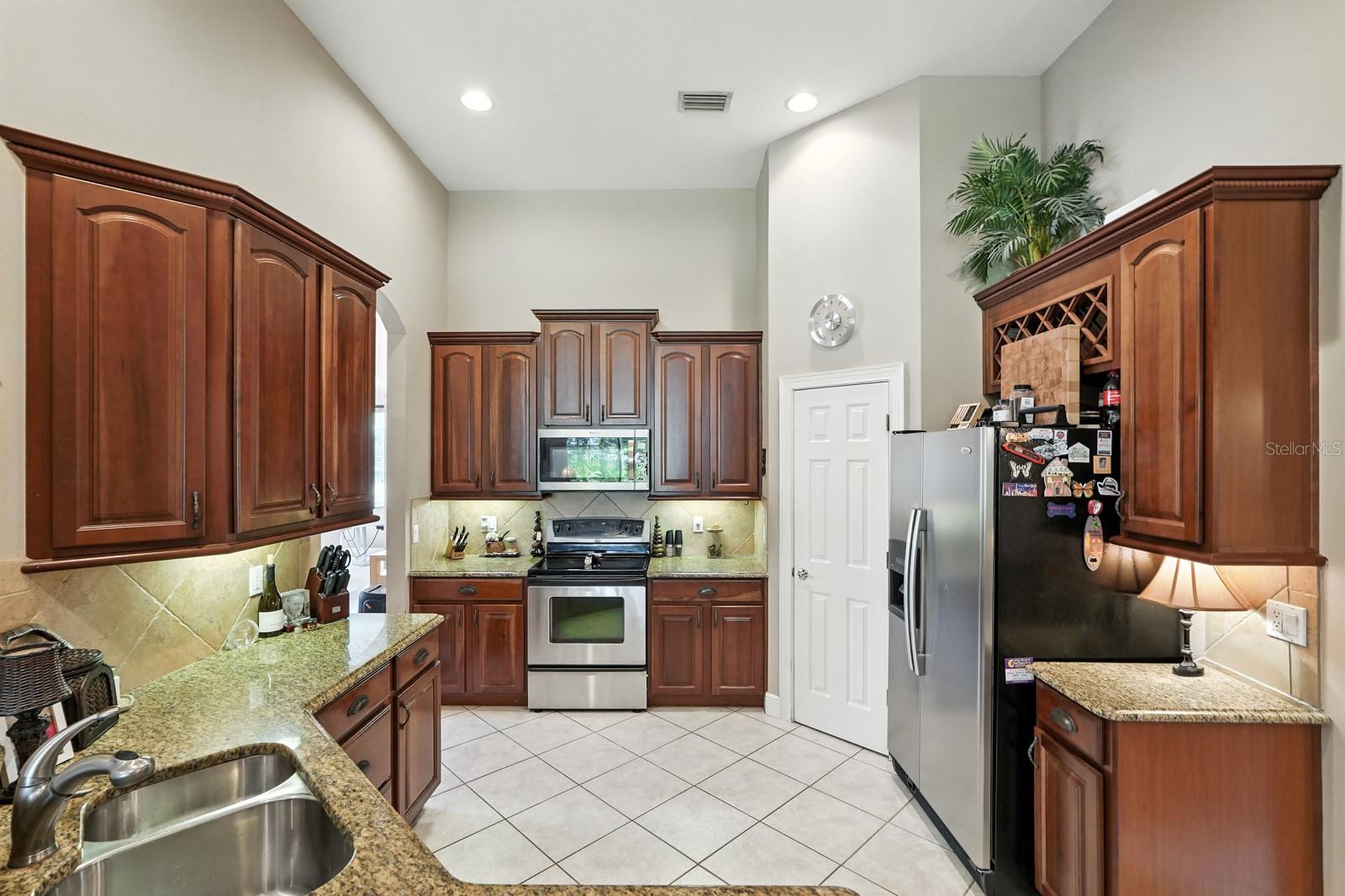 Image 16 of 67 For 836 Wood Briar Loop