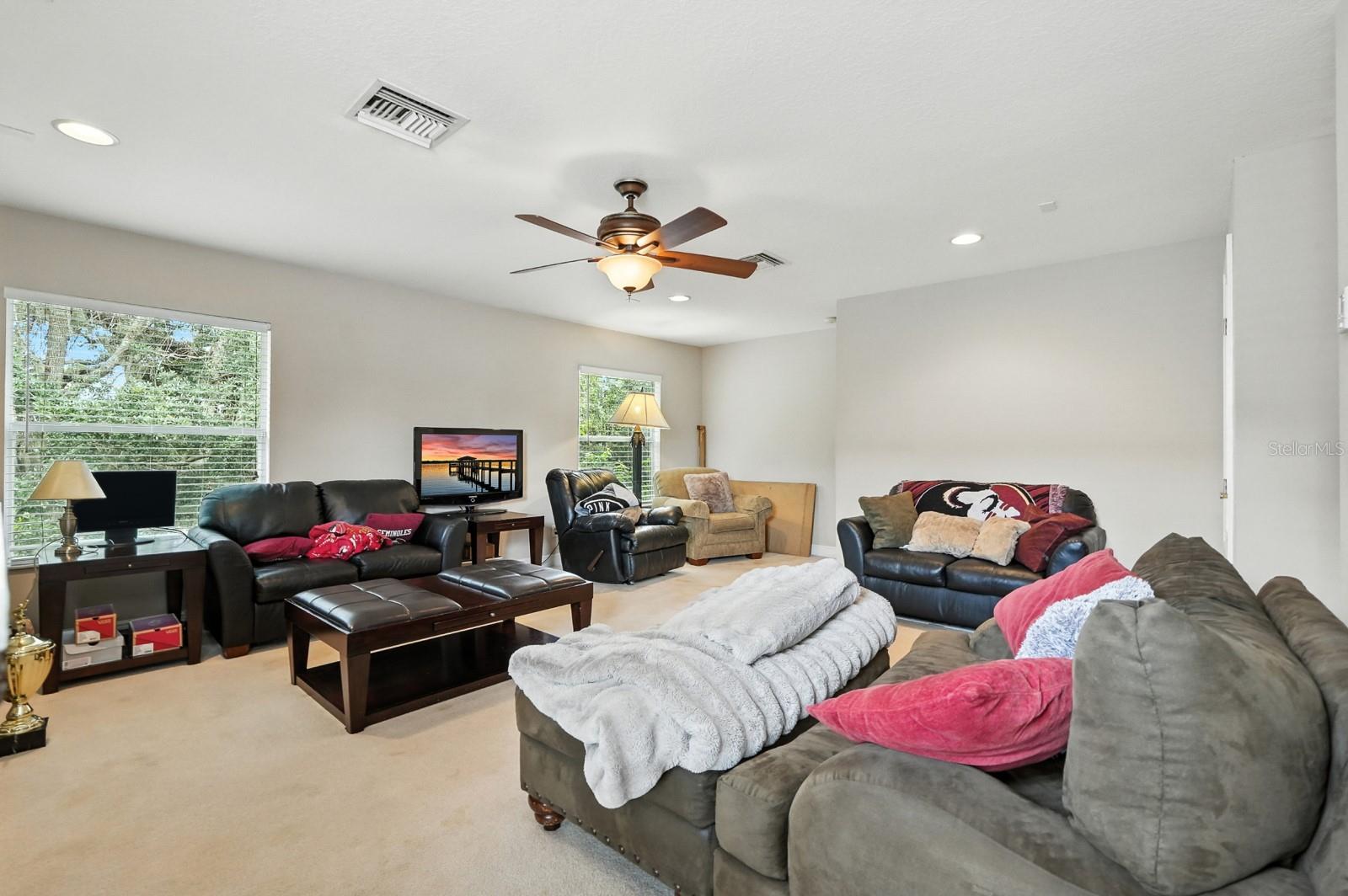 Image 35 of 67 For 836 Wood Briar Loop