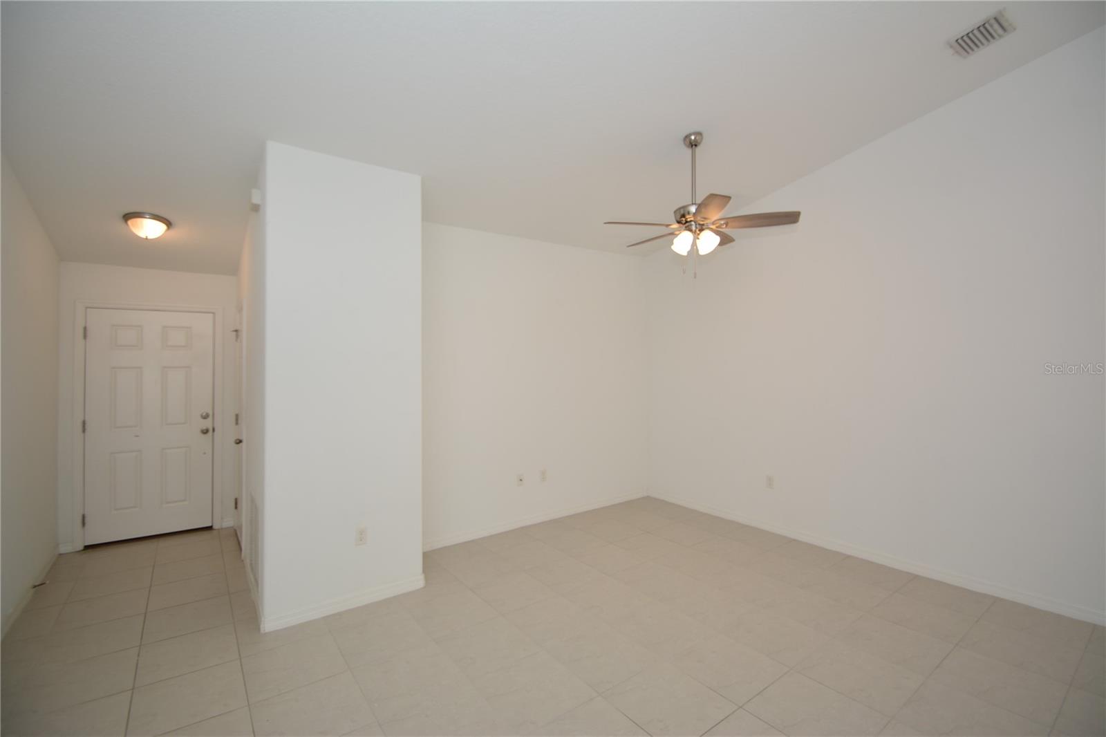 Image 8 of 30 For 14 Unimay Court B