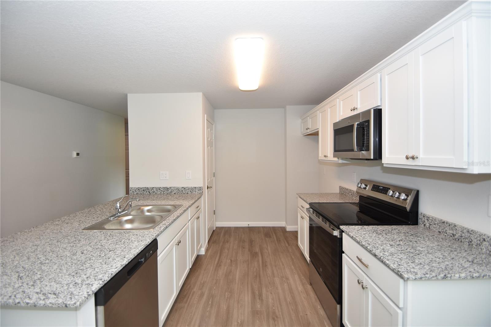 Image 5 of 23 For 91 Pickering Drive