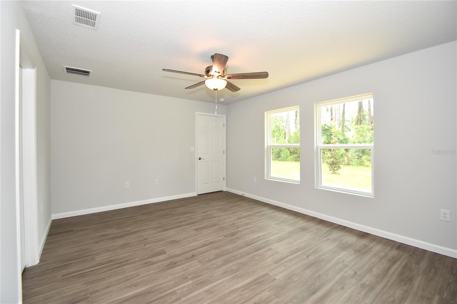 Image 7 of 23 For 91 Pickering Drive