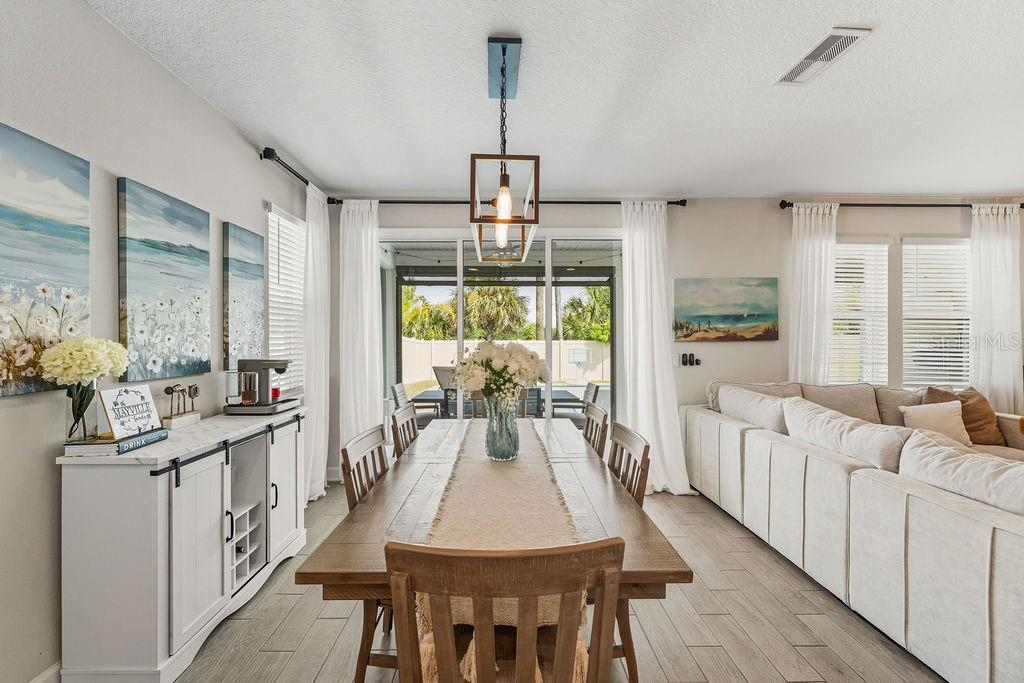 Image 15 of 52 For 52 Los Lagos Boulevard