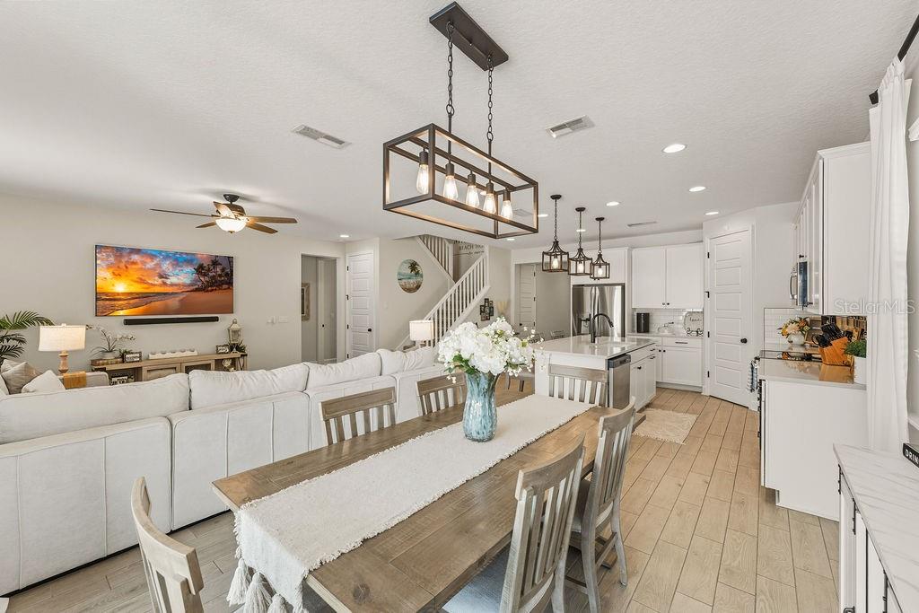 Image 2 of 52 For 52 Los Lagos Boulevard