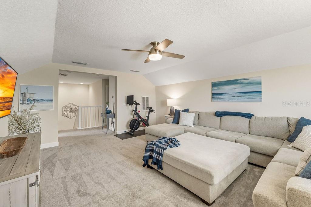 Image 26 of 52 For 52 Los Lagos Boulevard