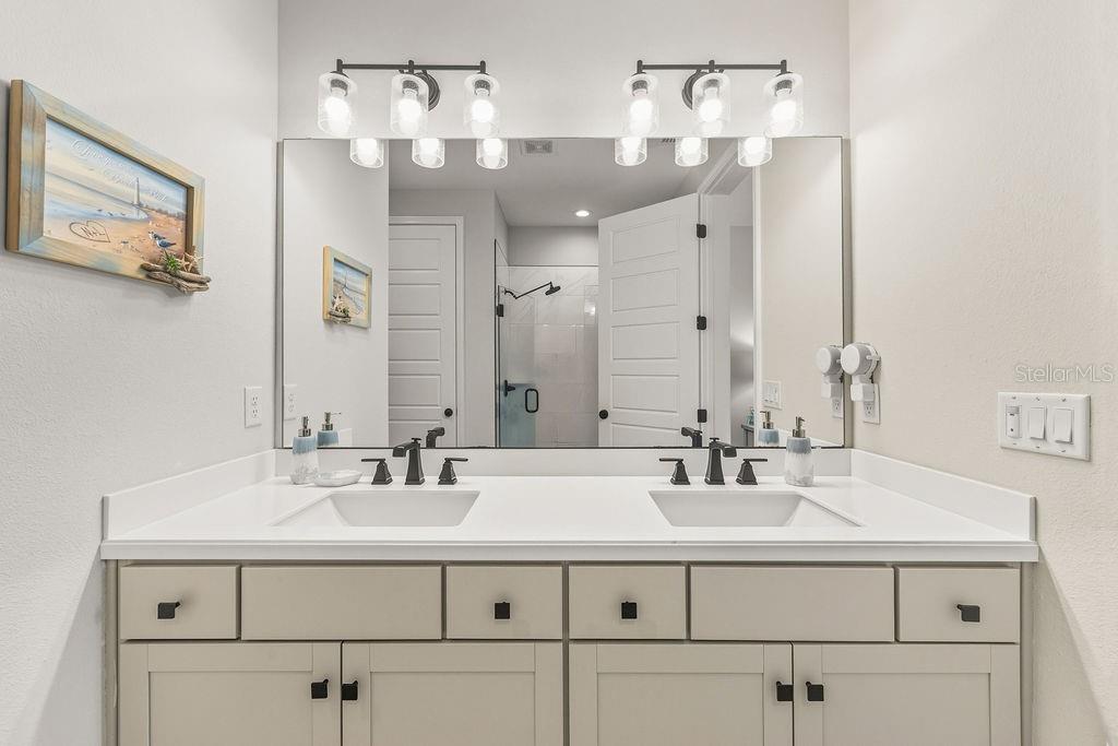 Image 28 of 52 For 52 Los Lagos Boulevard