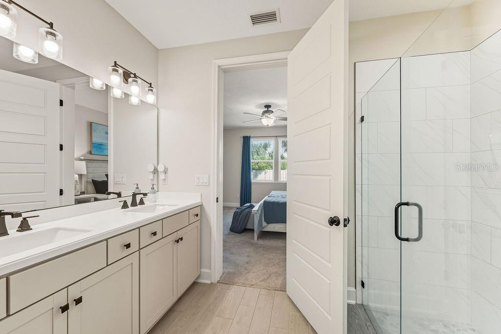 Image 29 of 52 For 52 Los Lagos Boulevard