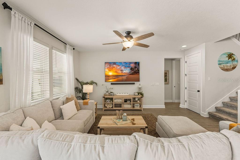 Image 44 of 52 For 52 Los Lagos Boulevard