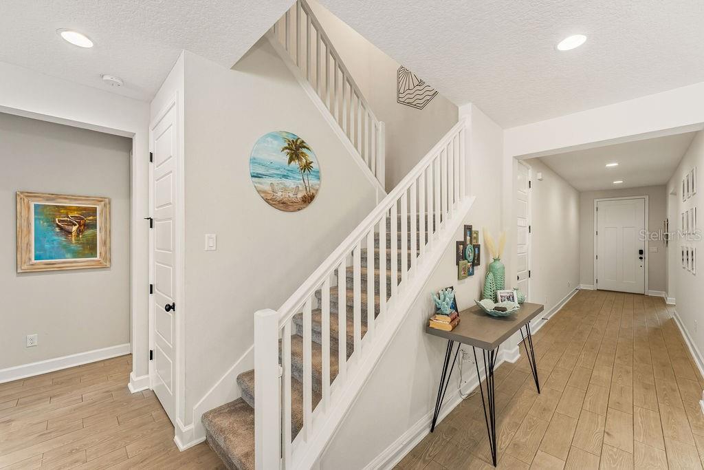 Image 47 of 52 For 52 Los Lagos Boulevard